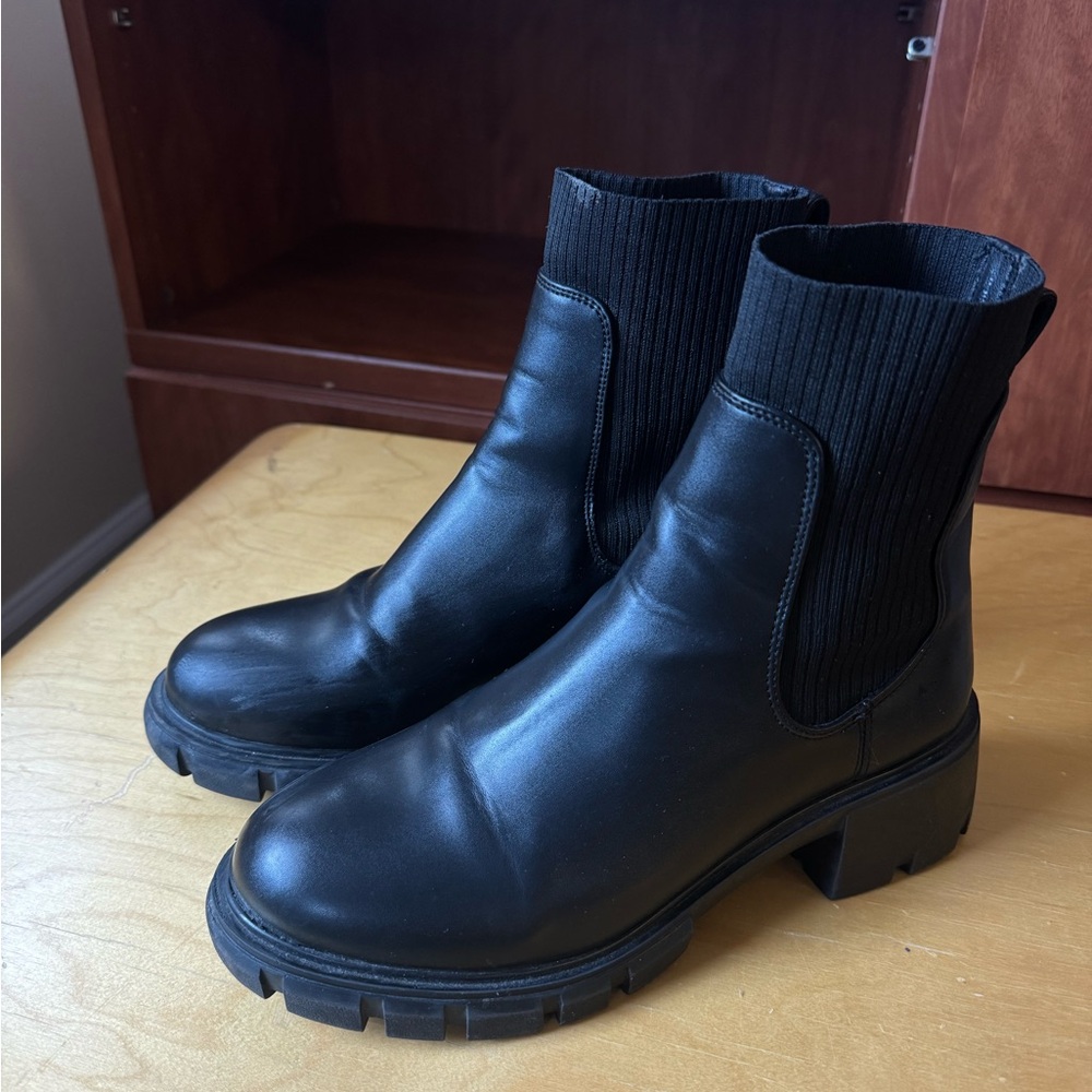 Black Steve Madden Chelsea Boots